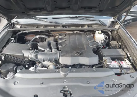 2021 Toyota 4Runner Sr5/Sr5 Premium/Venture/Trail/Limited Night Shade/Trd Off Road/Trd Off Road Premium/Trd Pro z USA, uszkodzony, nr VIN JTENU5JR4M5873954